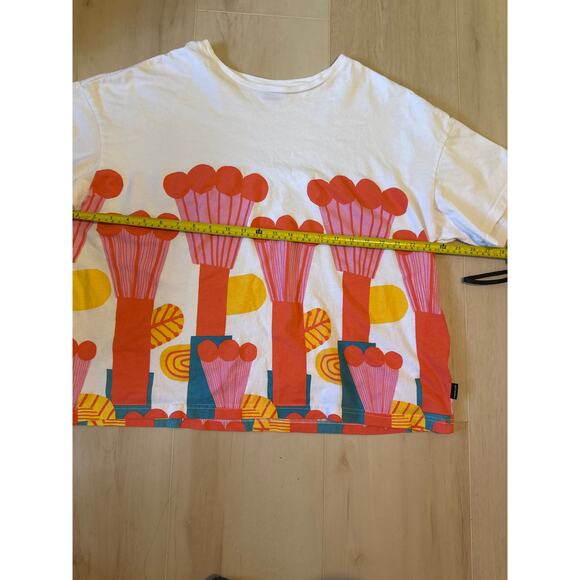 Marimekko x Uniqlo Floral Pompula Pompom Red Pink Flower Boxy White T-Shirt XL - Picture 6 of 7